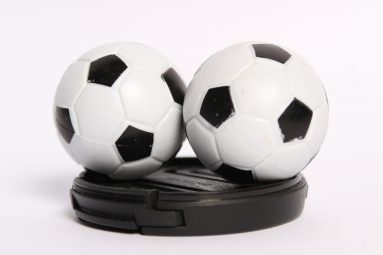 כדור לשולחן כדורגל | הכל לצימר